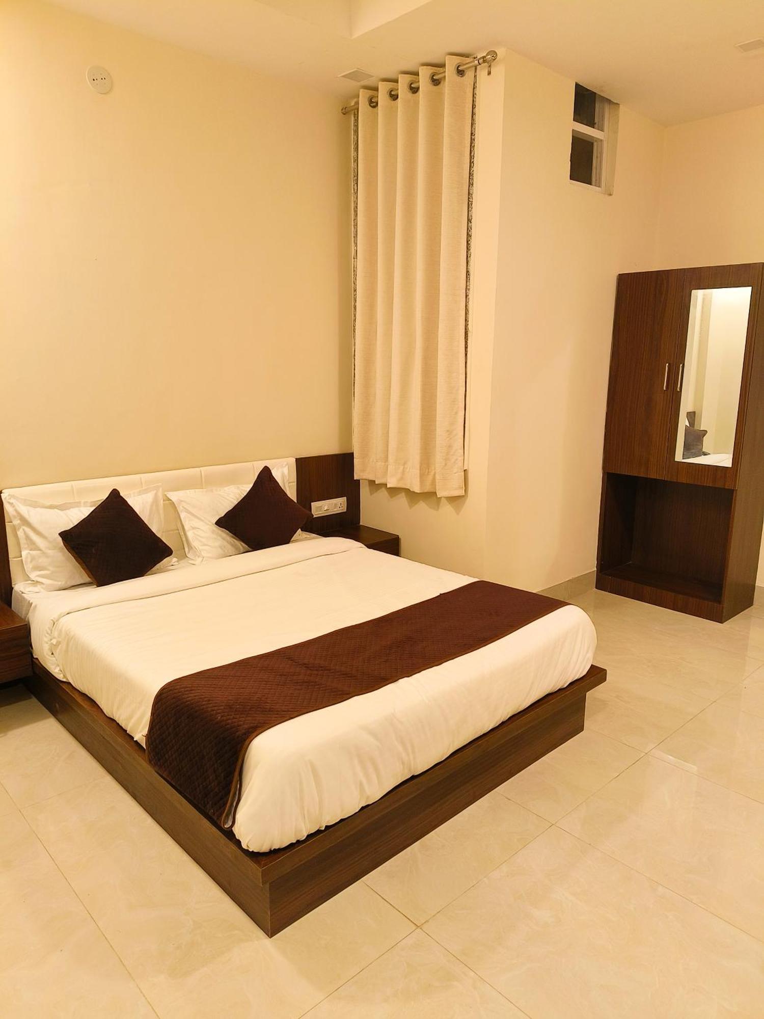 Hotel Veer Palace Near Udaipole Udaipur Bagian luar foto