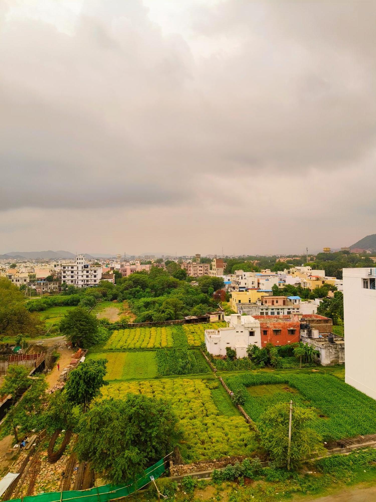 Hotel Veer Palace Near Udaipole Udaipur Bagian luar foto